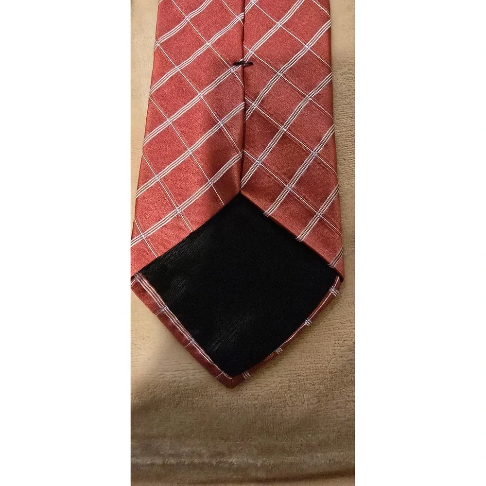 DKNY Mens‎ Silk Tie Burnt Orange Rust Geometric Diamond Grid Pattern Made in USA